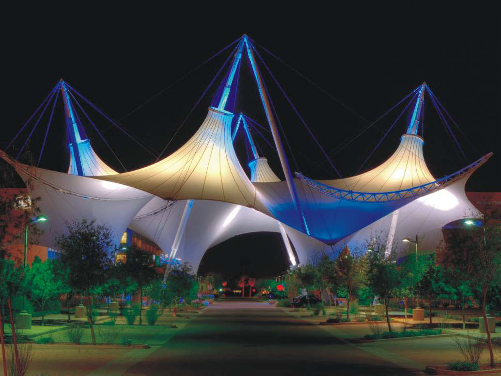 Màng căng kiến trúc ASU SkySong Innovation Center vào ban đêm, kết cấu màng căng Tensile Membrane Structure độc đáo.
