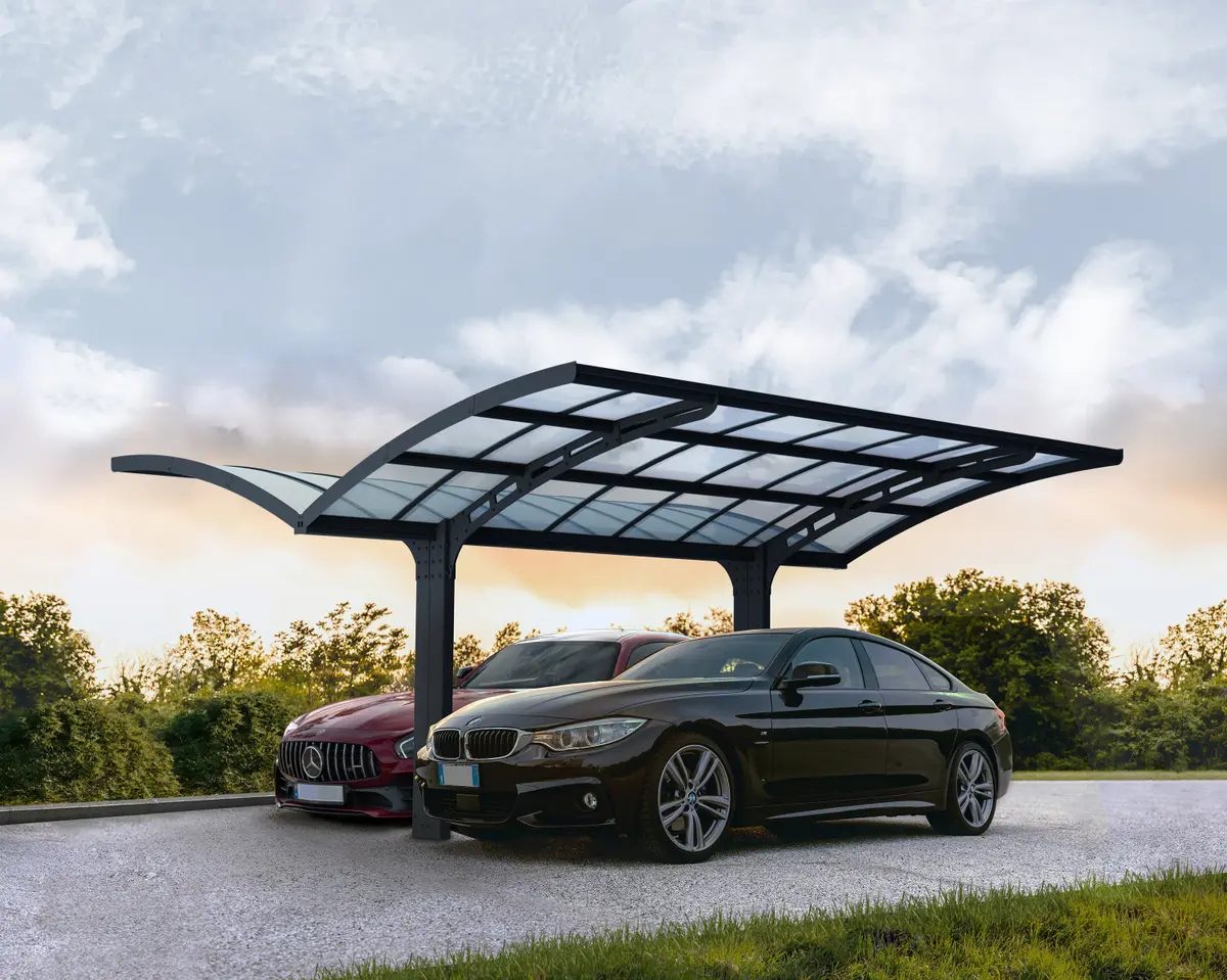 Mái che Carport khung nhôm – Mái polycarbonate, giải pháp đỗ xe hiện đại, chống thấm nước và bền bỉ theo thời gian.