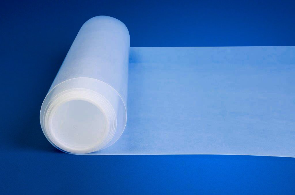 Cấu trúc màng căng ETFE trong kiến trúc hiện đại vật liệu nhẹ, truyền sáng cao, ứng dụng làm mái che và mặt dựng công trình lớn.